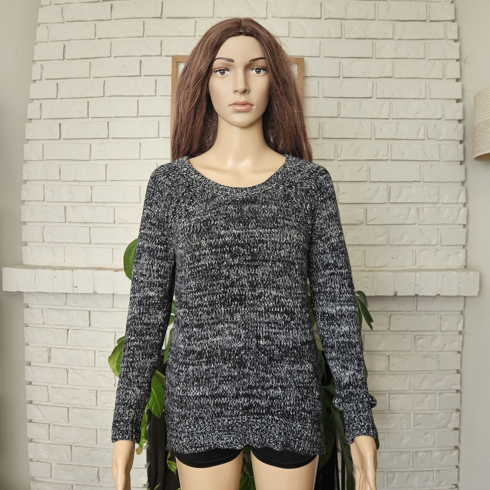 Aritzia TNA Black Gray Crew Neck Knit Sweater Wool Cashmere Angora Blend